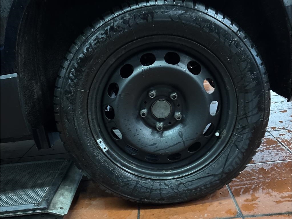 Fahrzeugabbildung SKODA Karoq 1.0 TSI CLEVER AHK LED SHZ PDC Klima Kam el.Heckklappe