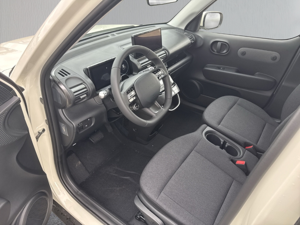 Fahrzeugabbildung Hyundai INSTER EV 42kWh SELECT Navi ACC Apple CarPlay Android Auto Klimaautom Musikstreaming DAB Keyless Entry