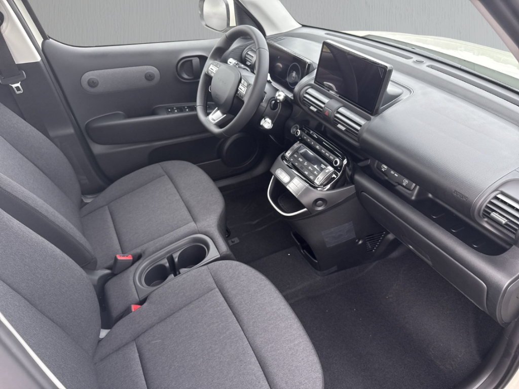 Fahrzeugabbildung Hyundai INSTER EV 42kWh SELECT Navi ACC Apple CarPlay Android Auto Klimaautom Musikstreaming DAB Keyless Entry