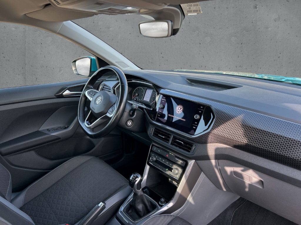 Fahrzeugabbildung Volkswagen T-Roc R-Line 4M AHK ACC SHZ NAV CARPLAY VIRTUAL