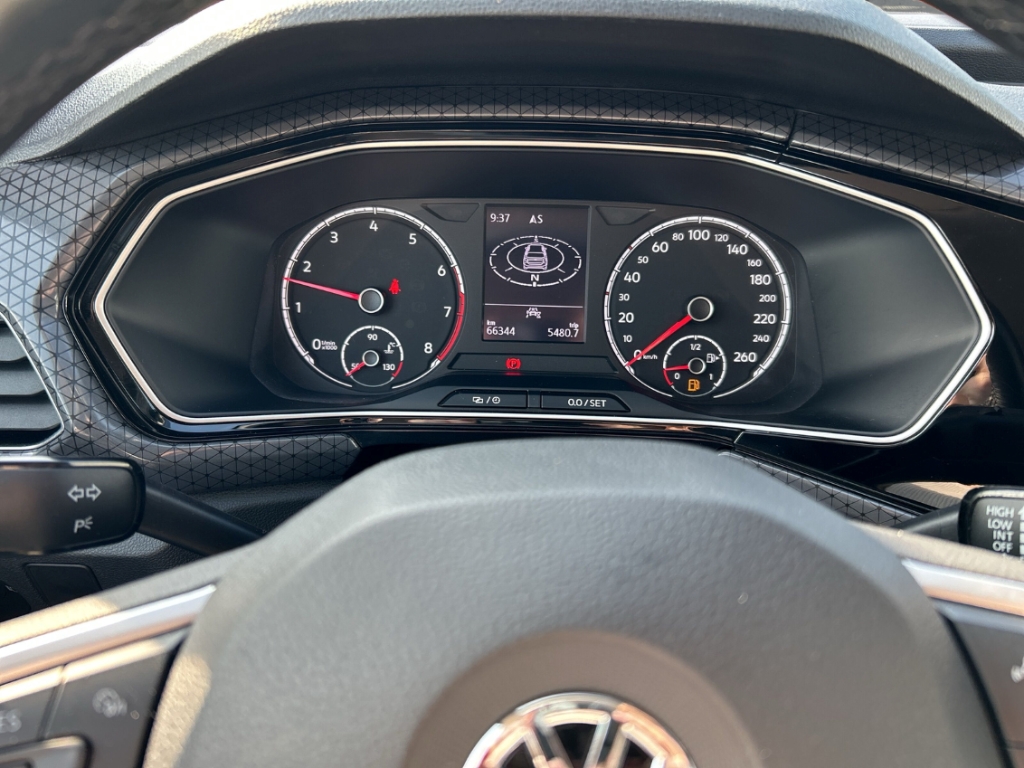Fahrzeugabbildung Volkswagen T-Roc R-Line 4M AHK ACC SHZ NAV CARPLAY VIRTUAL