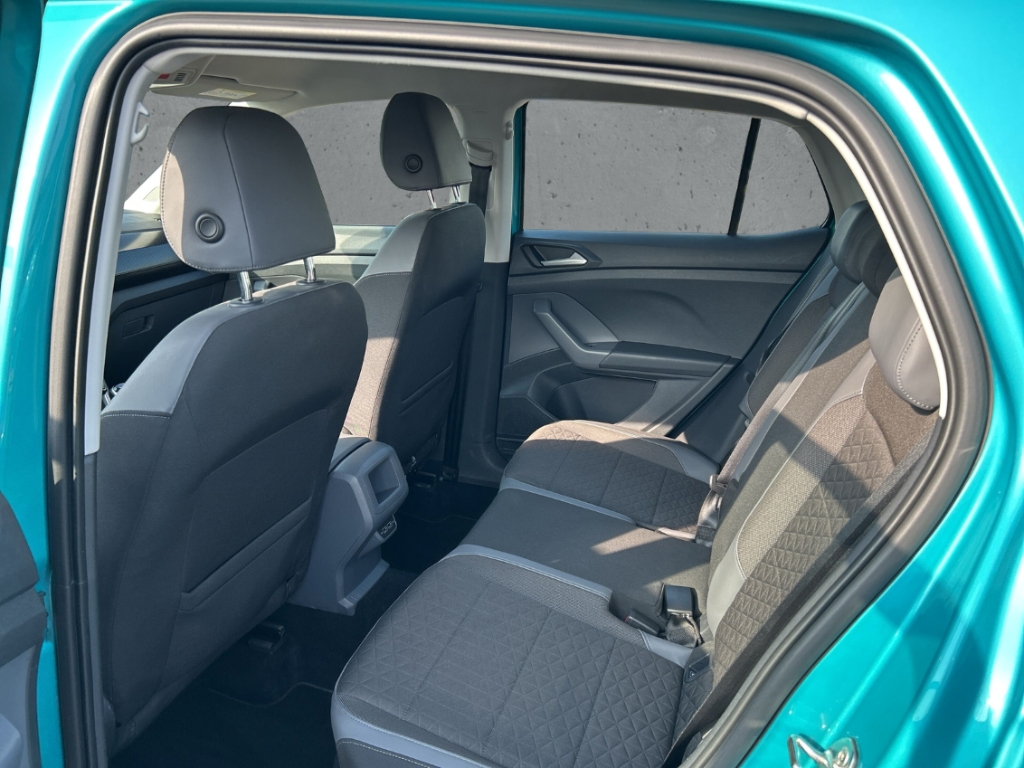 Fahrzeugabbildung Volkswagen T-Roc R-Line 4M AHK ACC SHZ NAV CARPLAY VIRTUAL