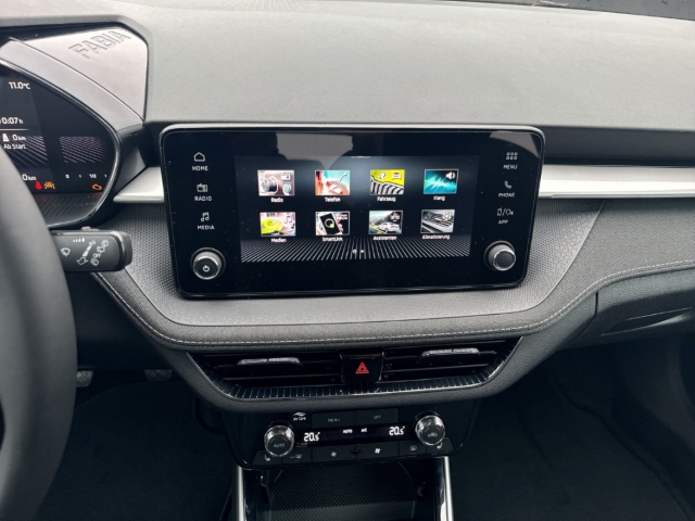 Fahrzeugabbildung SKODA Fabia 1.0 TSI SELECTION Klimaauto LED Apple CarP