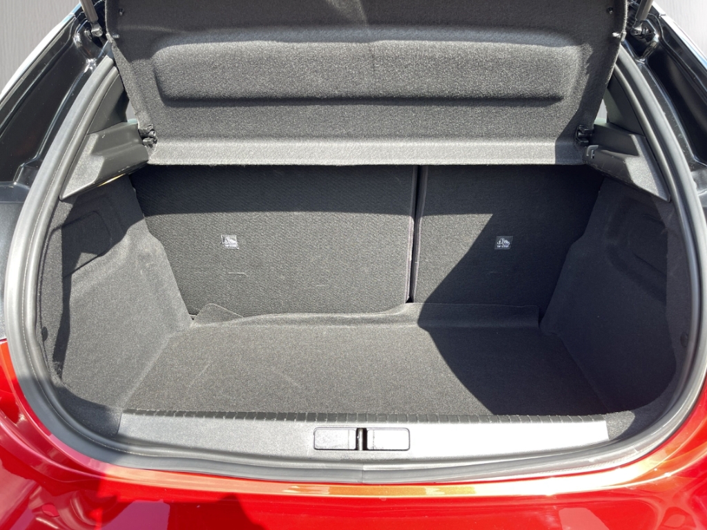 Fahrzeugabbildung Opel Corsa GS 1.2 Hybrid AT LED BLIS PDC Kamera Tempomat