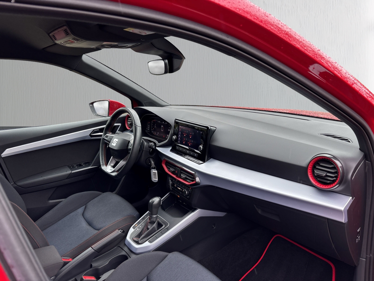 Fahrzeugabbildung SEAT Arona 1.0 TSI DSG FR AHK LED SHZ DIGICOCKP. PDC