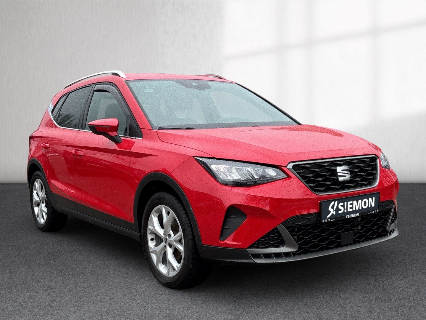 Fahrzeugabbildung SEAT Arona 1.0 TSI DSG FR AHK LED SHZ DIGICOCKP. PDC
