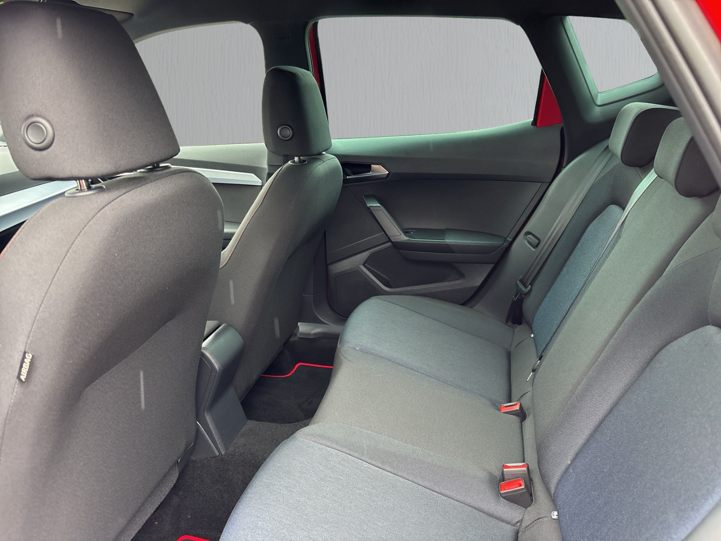 Fahrzeugabbildung SEAT Arona 1.0 TSI DSG FR AHK LED SHZ DIGICOCKP. PDC