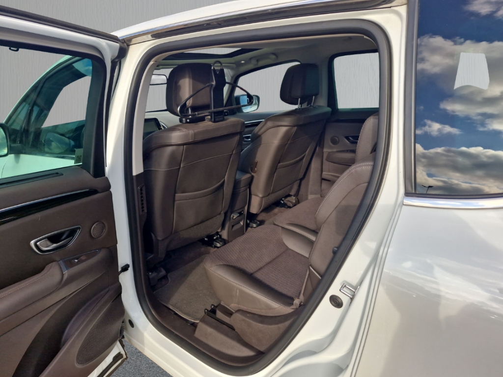 Fahrzeugabbildung Renault Espace V 1.6 dCi 160 Intens ACC HuD AHK Pano StHzg LED RKam