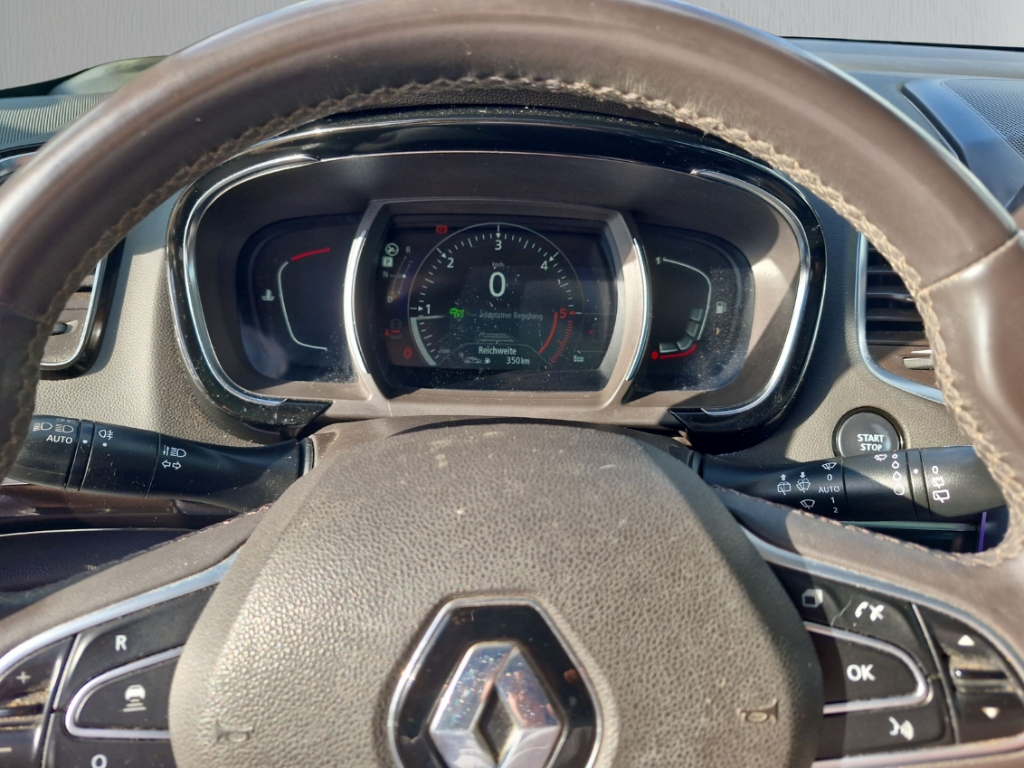 Fahrzeugabbildung Renault Espace V 1.6 dCi 160 Intens ACC HuD AHK Pano StHzg LED RKam