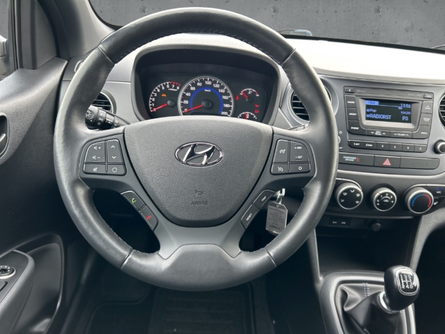 Fahrzeugabbildung Hyundai i10 1.0 Passion DAB Bluetooth GJR SHZ Temp LenkradHZG