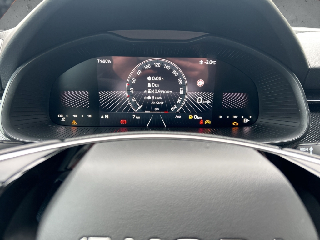 Fahrzeugabbildung SKODA Kamiq 1.0 TSI SELECTION LED SHZ PDC AppleCarplay