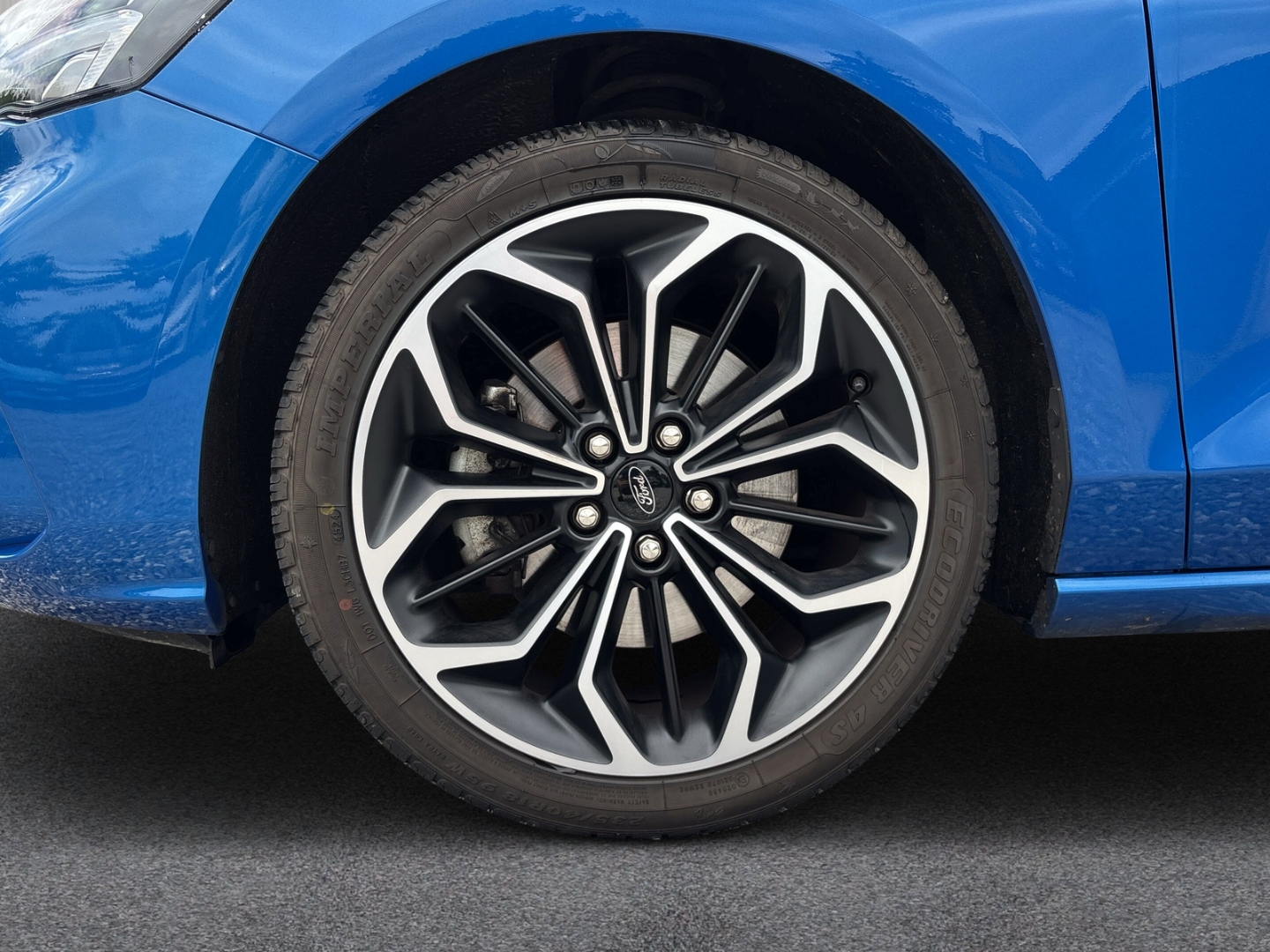 Fahrzeugabbildung Ford Focus Turnier 1.5EB ST-Line Navi BT DAB+ Klima