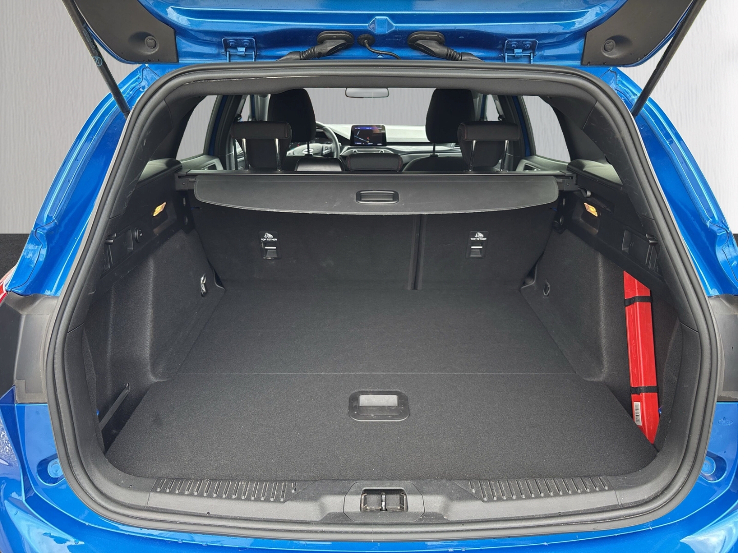 Fahrzeugabbildung Ford Focus Turnier 1.5EB ST-Line Navi BT DAB+ Klima
