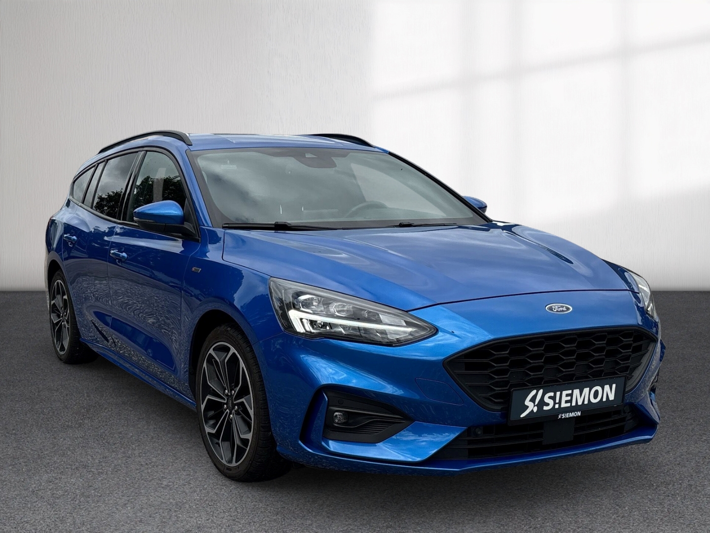 Fahrzeugabbildung Ford Focus Turnier 1.5EB ST-Line Navi BT DAB+ Klima