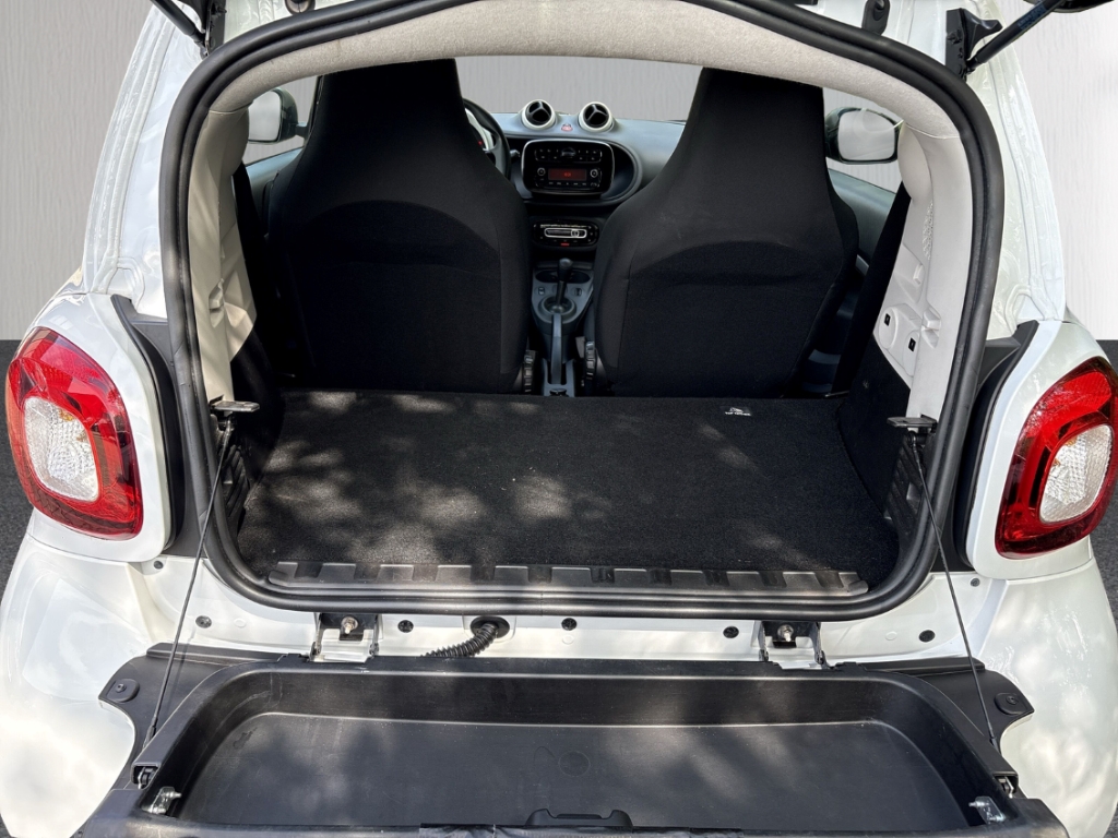 Fahrzeugabbildung Smart fortwo coupe EQ Klimaauto GRA BT ISOFIX Klimaauto