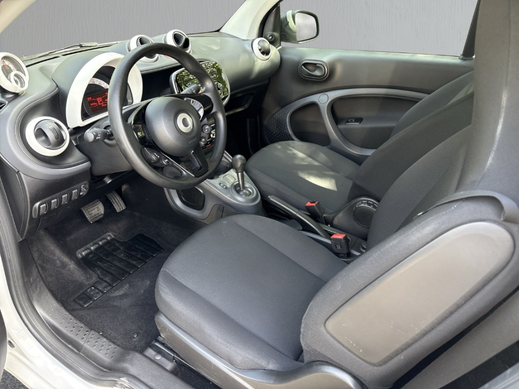 Fahrzeugabbildung Smart fortwo coupe EQ Klimaauto GRA BT ISOFIX Klimaauto
