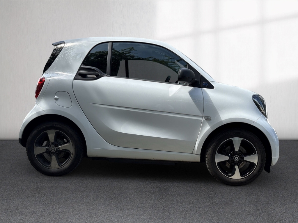 Fahrzeugabbildung Smart fortwo coupe EQ Klimaauto GRA BT ISOFIX Klimaauto
