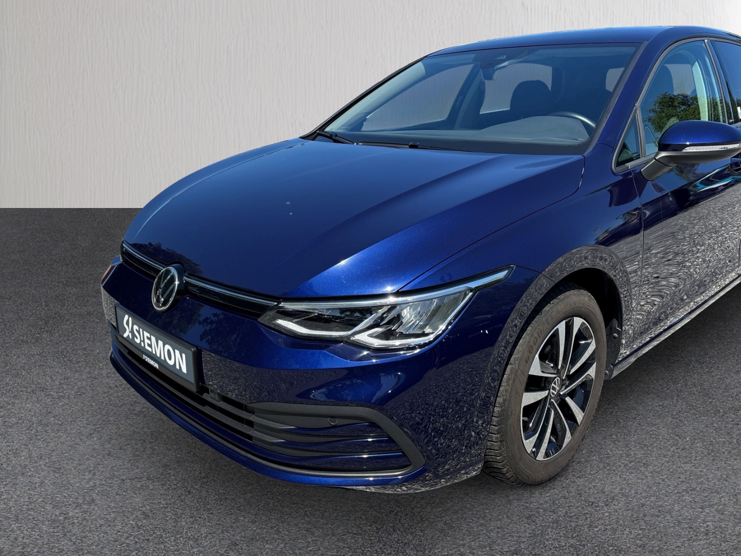 Fahrzeugabbildung Volkswagen Golf VIII United 1,5 TSI SHZ PDC LMF 8-fach Apple CarPlay