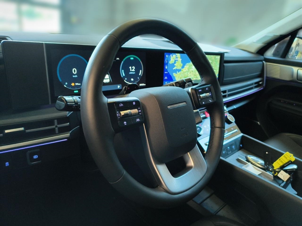 Fahrzeugabbildung Hyundai SANTA FE HEV MY25 1.6 AT 4WD Signature Komf Tech AHK 5-Sitz Navi Leder Digitales Cockpit