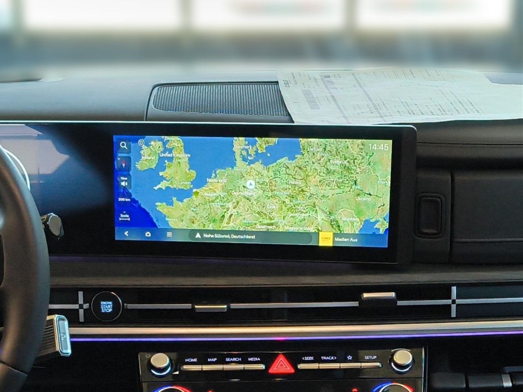 Fahrzeugabbildung Hyundai SANTA FE HEV MY25 1.6 AT 4WD Signature Komf Tech AHK 5-Sitz Navi Leder Digitales Cockpit