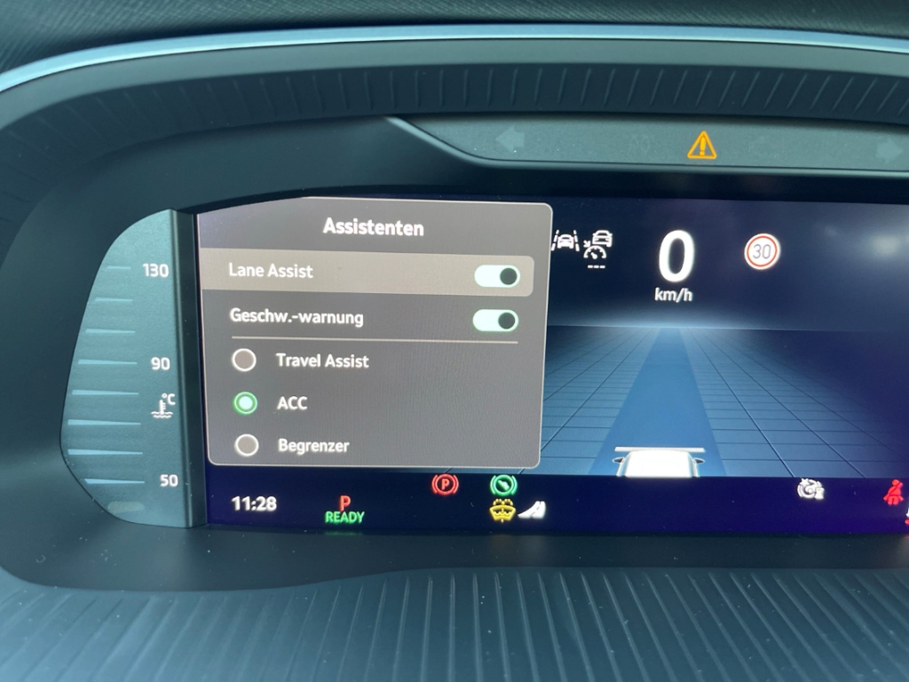 Fahrzeugabbildung SKODA Octavia Combi 1.5 eTSI DSG Sele AHK LED SHZ Nav ACC SunSet FrontAss 360°