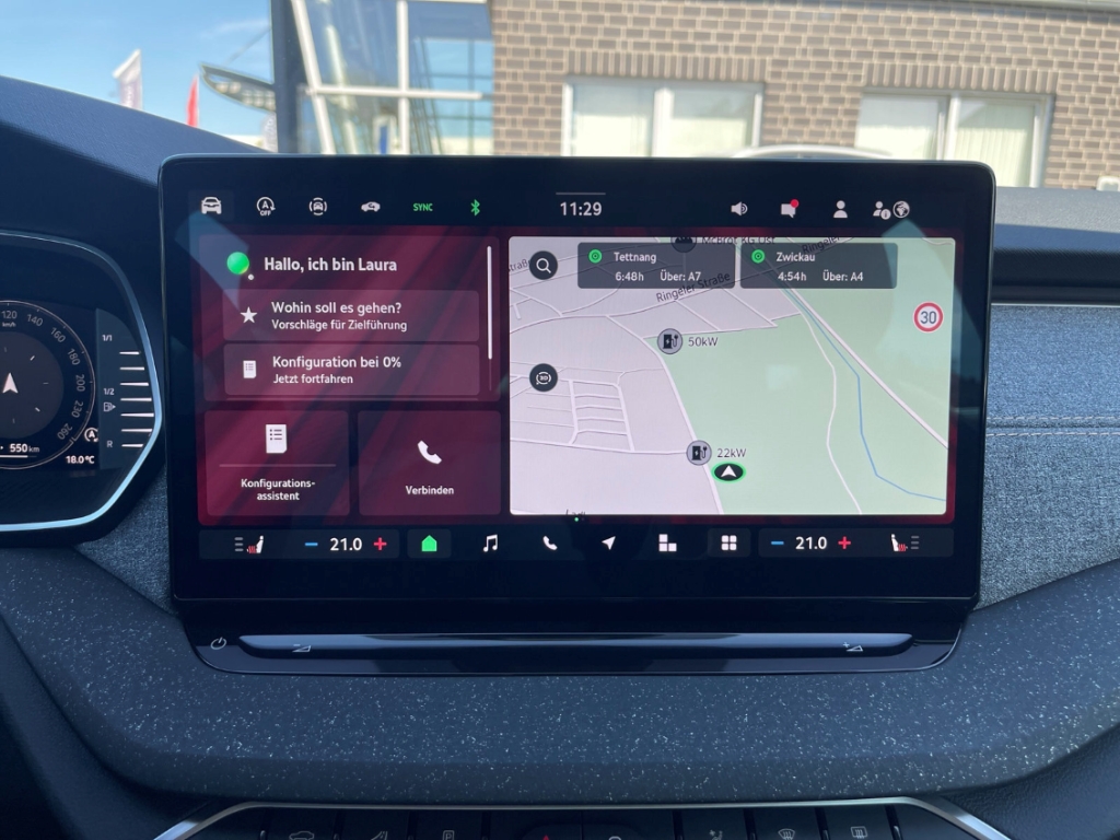 Fahrzeugabbildung SKODA Octavia Combi 1.5 eTSI DSG Sele AHK LED SHZ Nav ACC SunSet FrontAss 360°