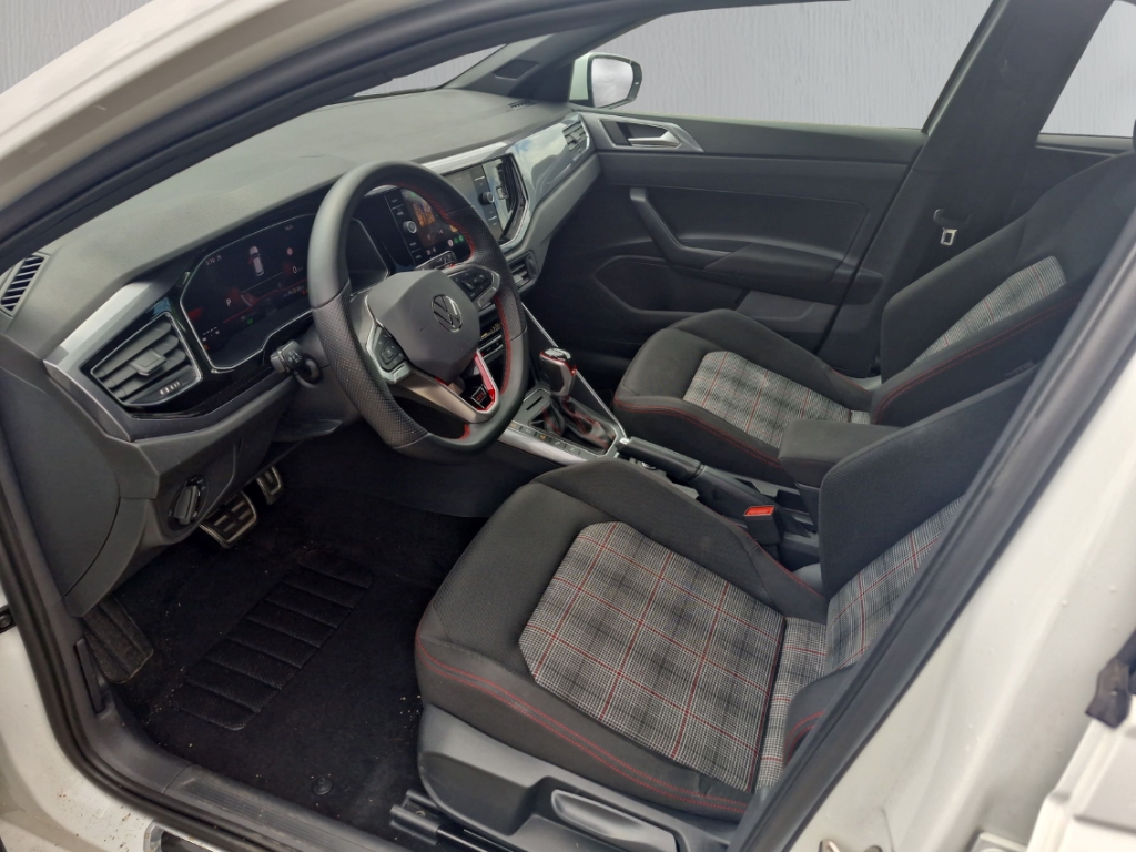 Fahrzeugabbildung Volkswagen Polo 2.0 GTI DSG IQ.Light ACC SHZ NAVI CarPlay DAB