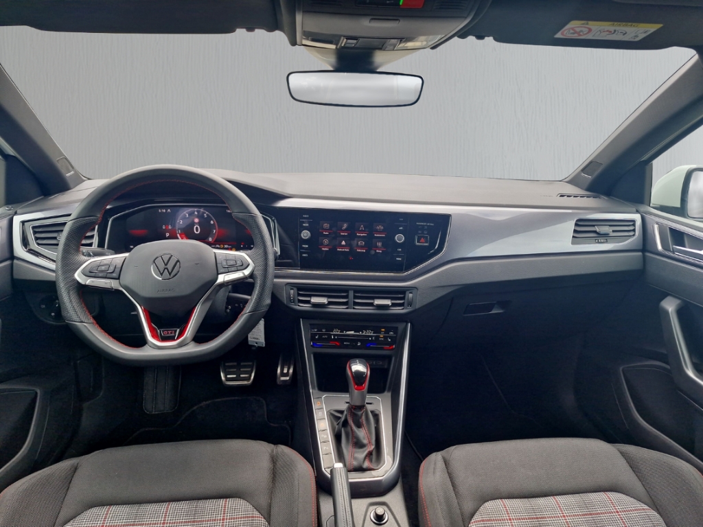 Fahrzeugabbildung Volkswagen Polo 2.0 GTI DSG IQ.Light ACC SHZ NAVI CarPlay DAB