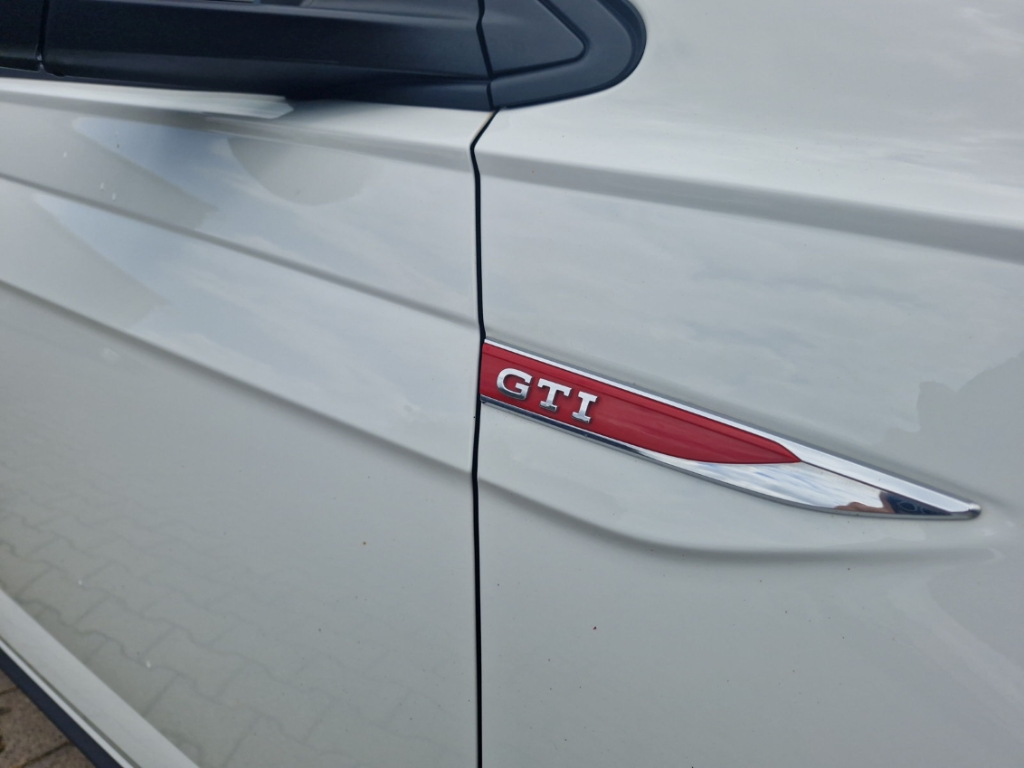 Fahrzeugabbildung Volkswagen Polo 2.0 GTI DSG IQ.Light ACC SHZ NAVI CarPlay DAB