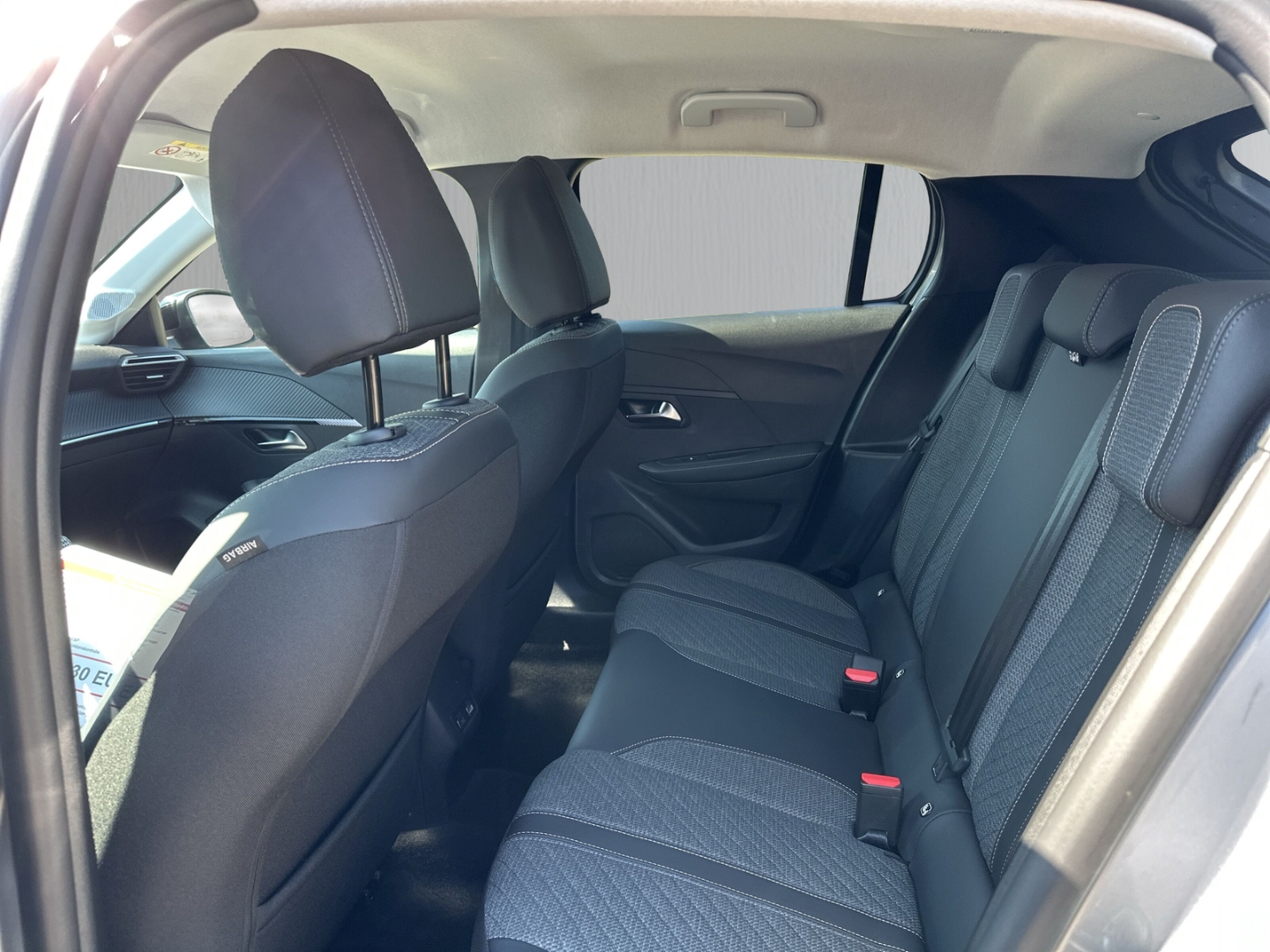 Fahrzeugabbildung Peugeot 208 1.2 PureTech Allure PDCv+h 360°Kam digiCP Navi