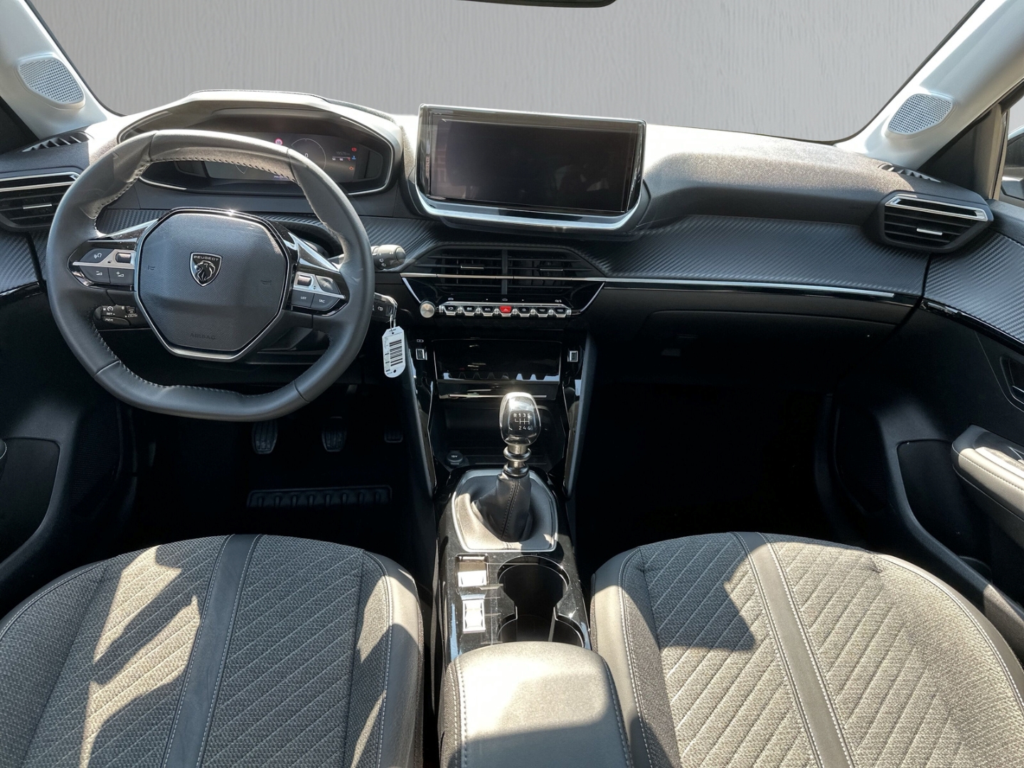 Fahrzeugabbildung Peugeot 208 1.2 PureTech Allure PDCv+h 360°Kam digiCP Navi