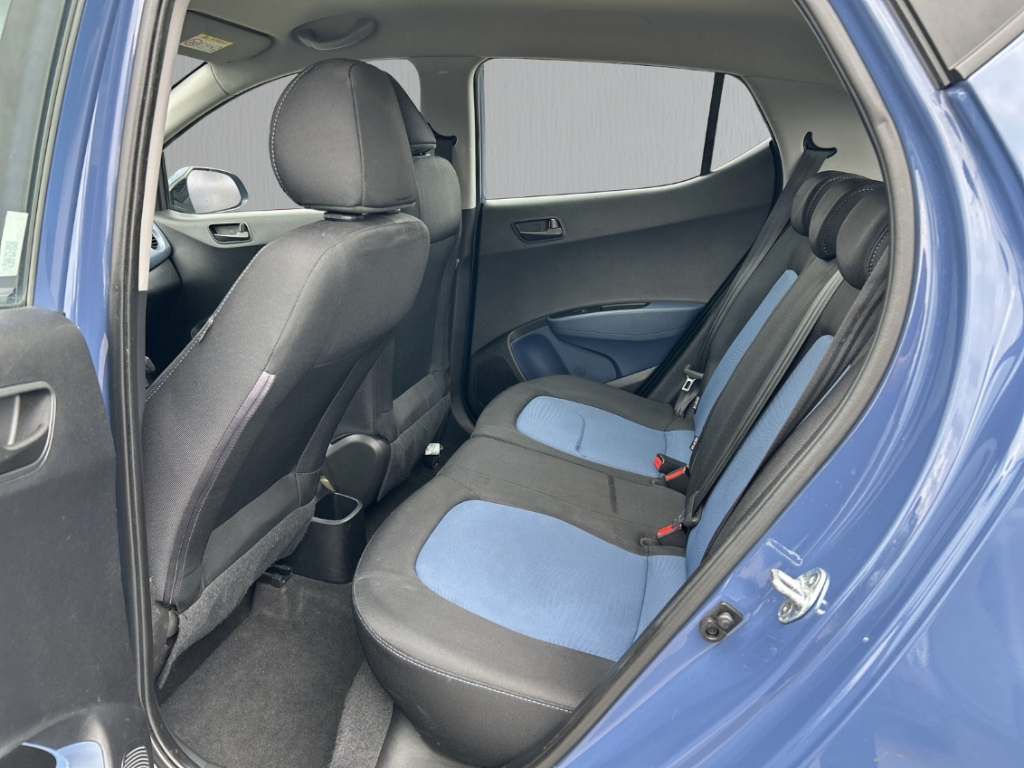 Fahrzeugabbildung Hyundai i10 1.0 Trend Klima SHZ DAB Bluetooth Allwetter