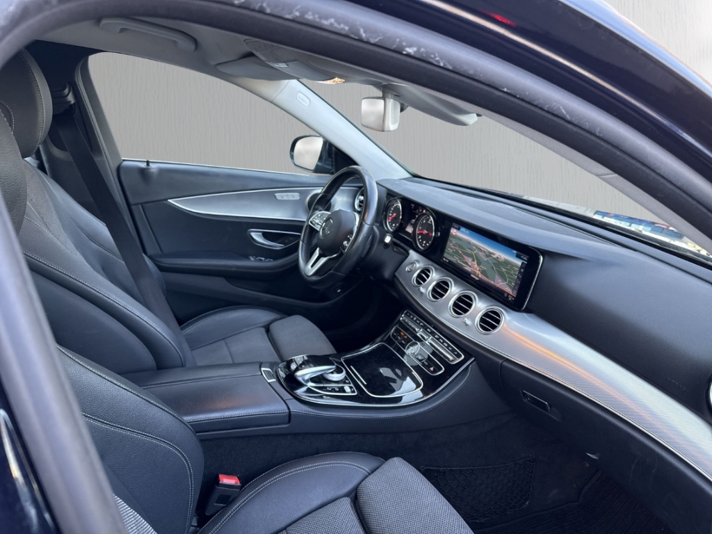 Fahrzeugabbildung Mercedes-Benz E 400 d 4MATIC Avantgarde AHK 360°Kam Nav LED SHZ