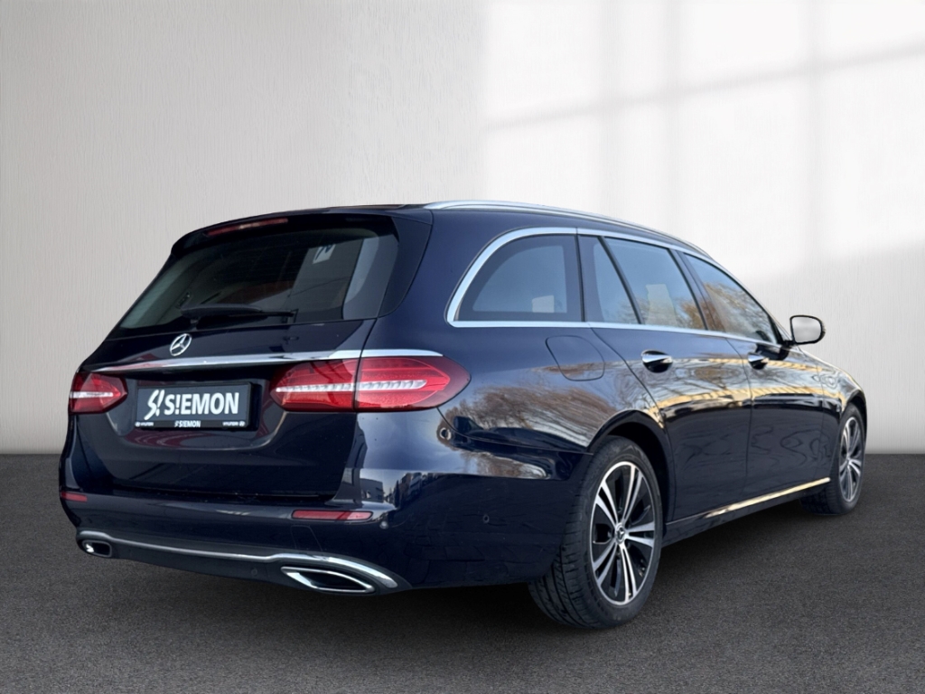 Fahrzeugabbildung Mercedes-Benz E 400 d 4MATIC Avantgarde AHK 360°Kam Nav LED SHZ