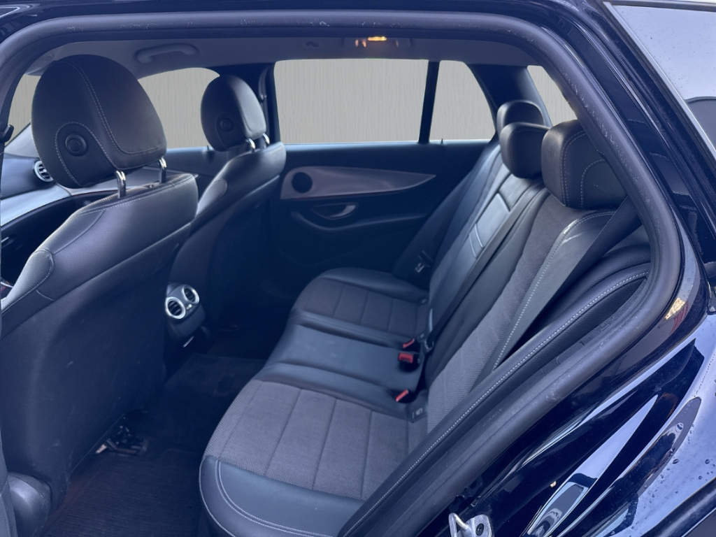 Fahrzeugabbildung Mercedes-Benz E 400 d 4MATIC Avantgarde AHK 360°Kam Nav LED SHZ