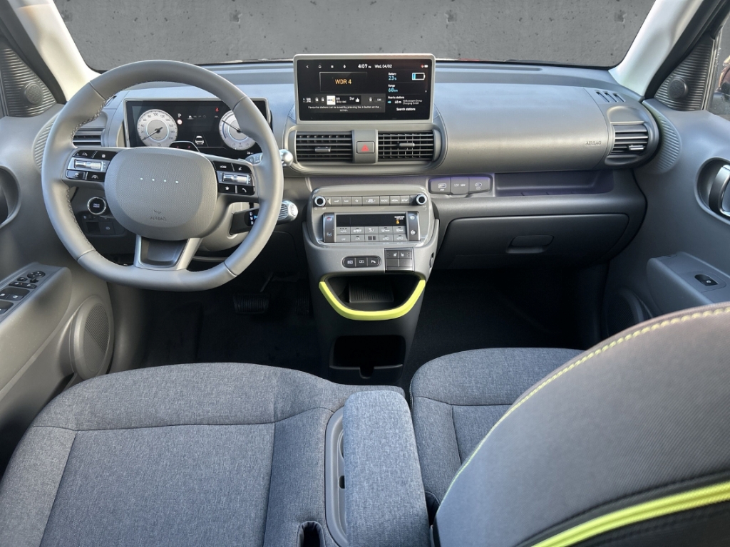 Fahrzeugabbildung Hyundai INSTER EV MY26 49kWh Cross Navi Digitales Cockpit LED ACC Apple CarPlay Android Auto