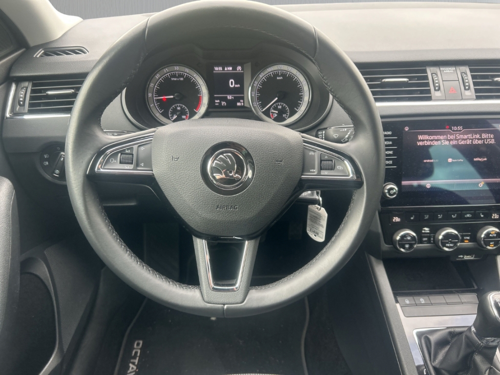 Fahrzeugabbildung SKODA Octavia Combi 2.0 TDI Style PDC Carplay SHZ