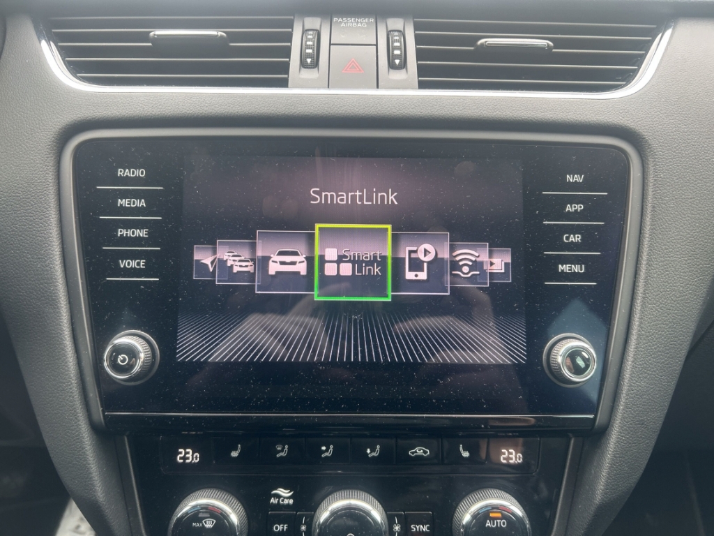 Fahrzeugabbildung SKODA Octavia Combi 2.0 TDI Style PDC Carplay SHZ