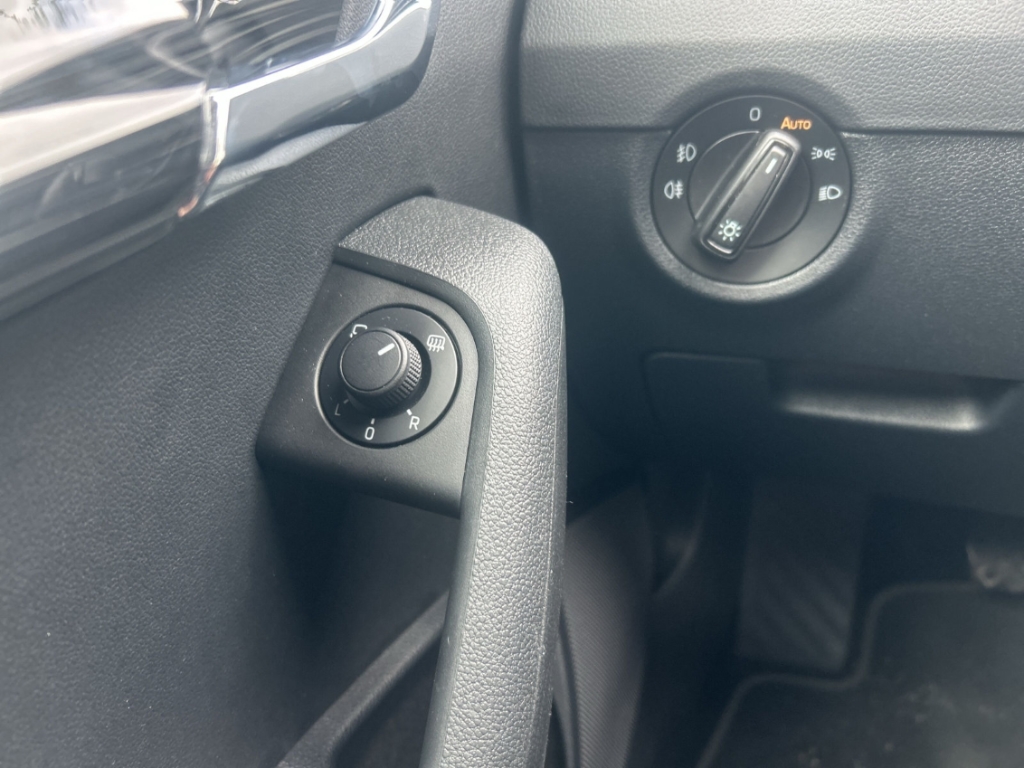 Fahrzeugabbildung SKODA Octavia Combi 2.0 TDI Style PDC Carplay SHZ