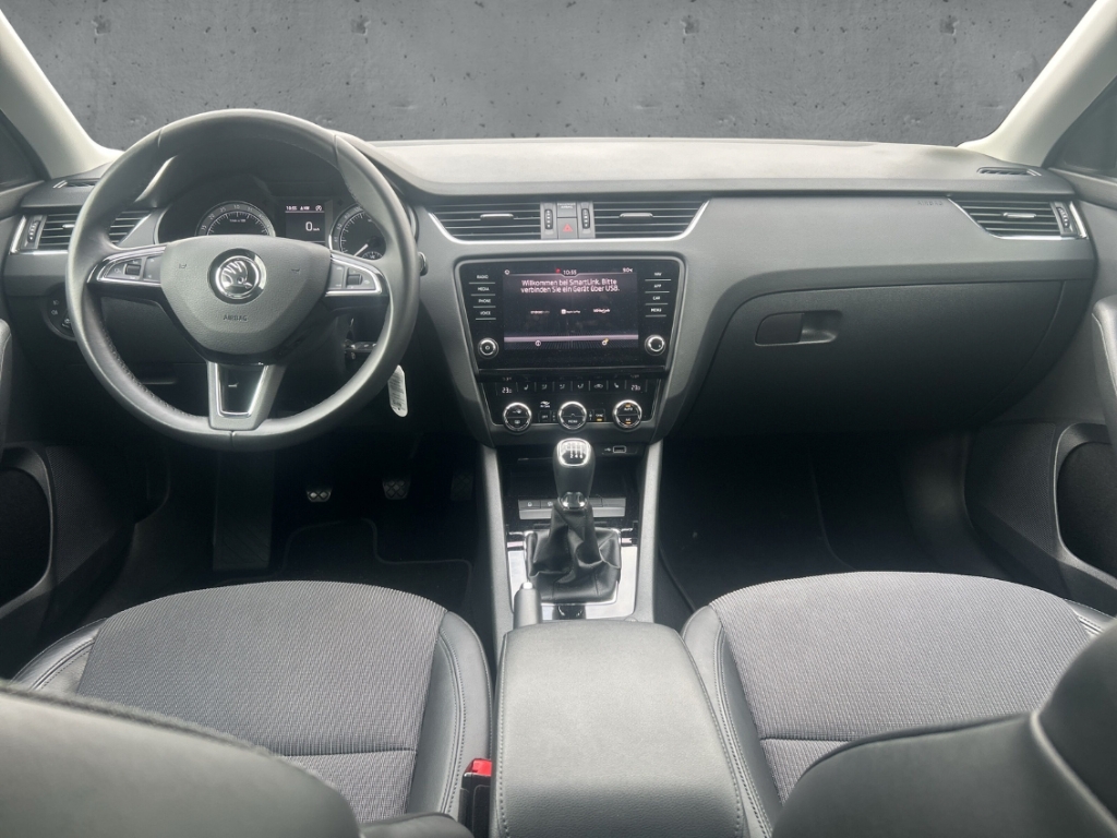 Fahrzeugabbildung SKODA Octavia Combi 2.0 TDI Style PDC Carplay SHZ