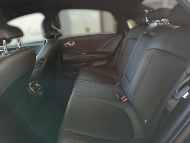 Fahrzeugabbildung Hyundai IONIQ 6 77,4kWh 2WD UNIQ Digi-Spiegel 20LM Schiebedach HUD Navi Digitales Cockpit