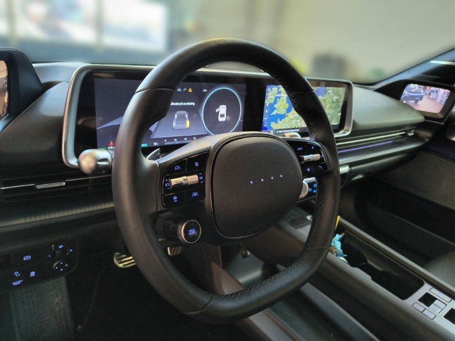 Fahrzeugabbildung Hyundai IONIQ 6 77,4kWh 2WD UNIQ Digi-Spiegel 20LM Schiebedach HUD Navi Digitales Cockpit