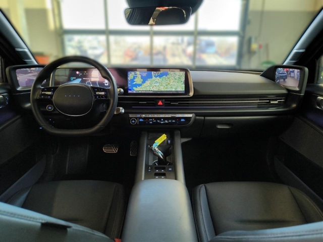 Fahrzeugabbildung Hyundai IONIQ 6 77,4kWh 2WD UNIQ Digi-Spiegel 20LM Schiebedach HUD Navi Digitales Cockpit