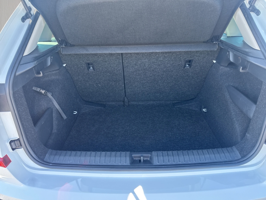 Fahrzeugabbildung SKODA Kamiq Selection 1.0 TSI DSG Selection LED Alu PDC Kamera Tempomat AppCon.