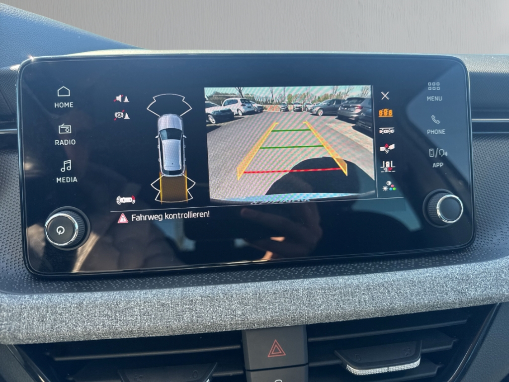 Fahrzeugabbildung SKODA Kamiq Selection 1.0 TSI DSG Selection LED Alu PDC Kamera Tempomat AppCon.