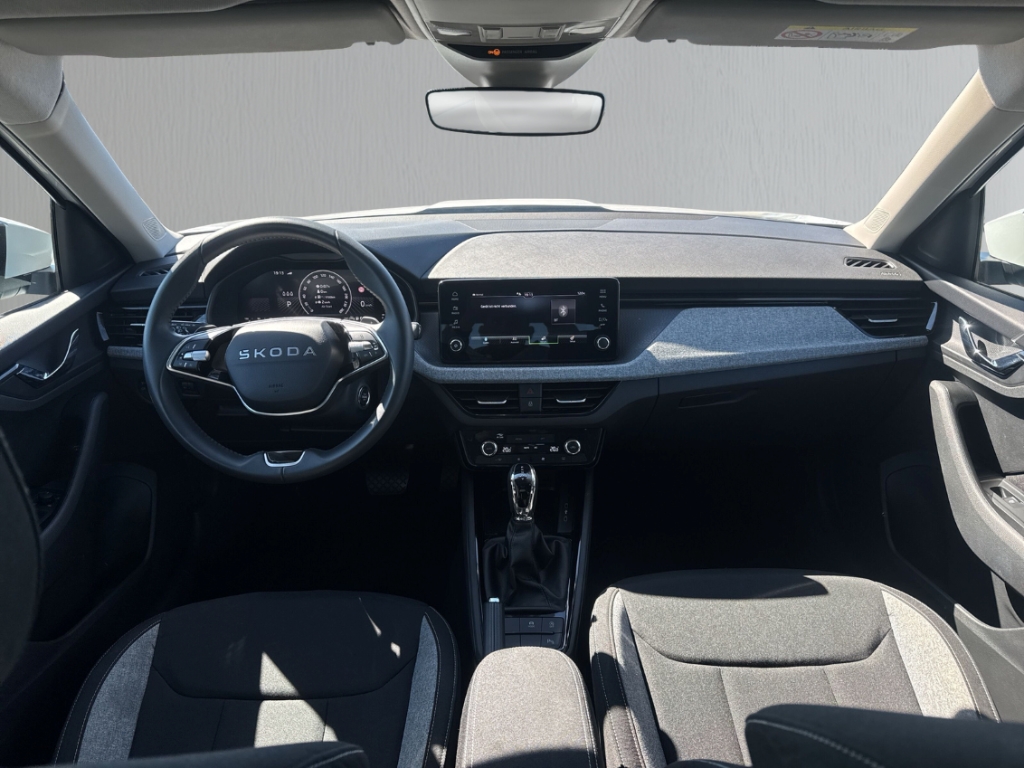 Fahrzeugabbildung SKODA Kamiq Selection 1.0 TSI DSG Selection LED Alu PDC Kamera Tempomat AppCon.