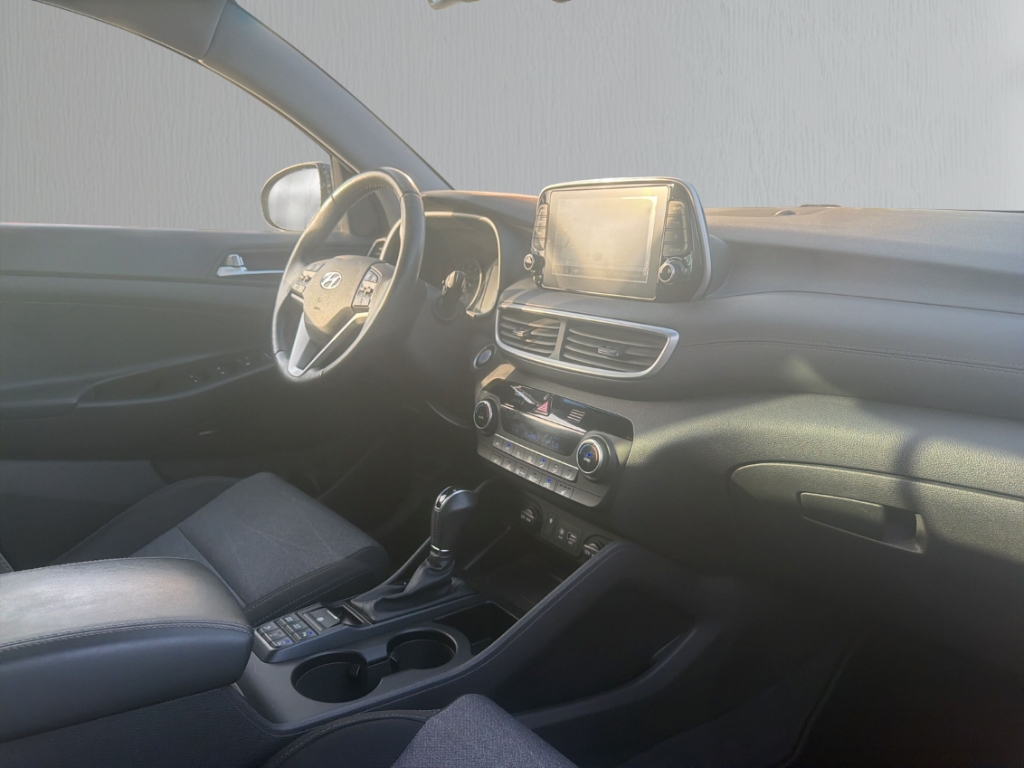 Fahrzeugabbildung Hyundai TUCSON 1.6 Premium 2WD R-Kamera Navi SHZ LED Kli