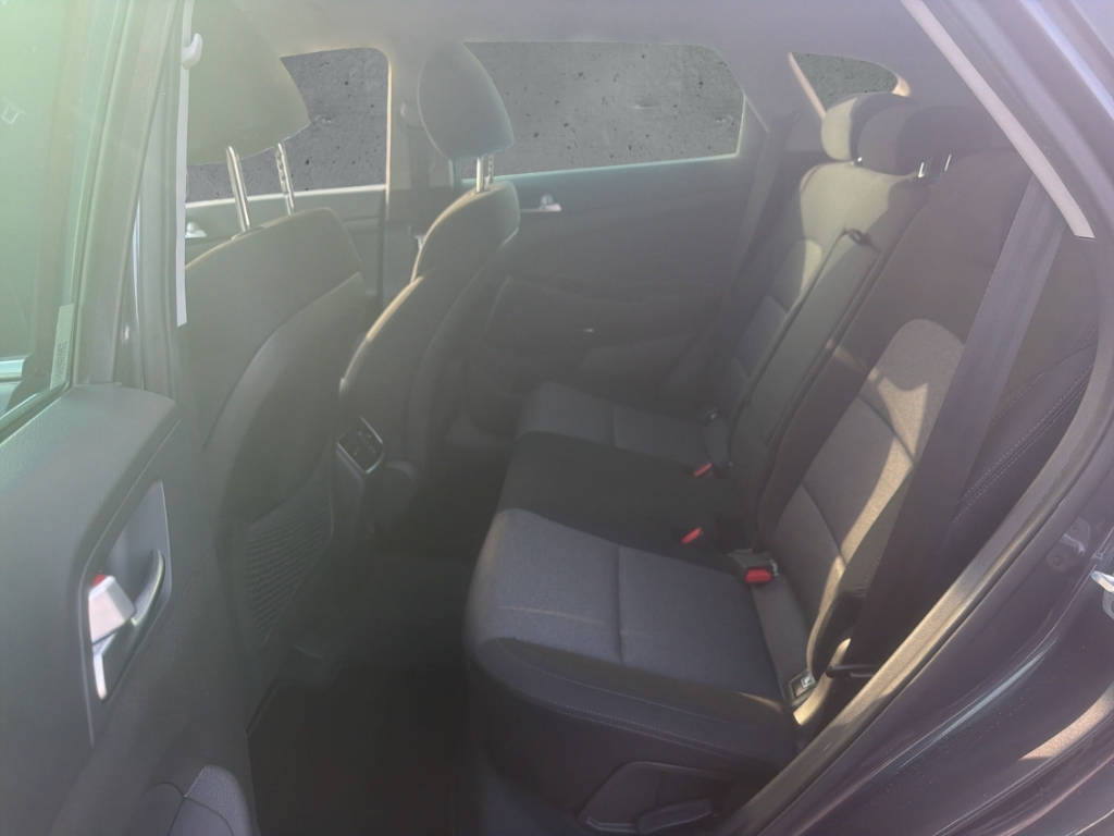 Fahrzeugabbildung Hyundai TUCSON 1.6 Premium 2WD R-Kamera Navi SHZ LED Kli