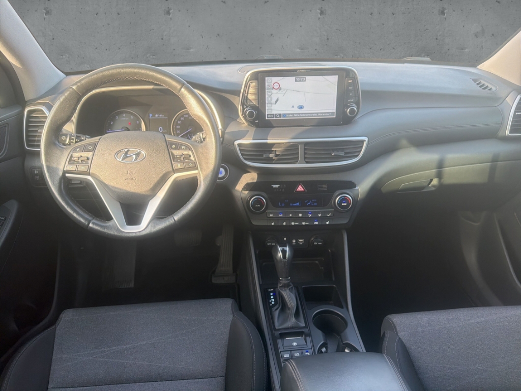 Fahrzeugabbildung Hyundai TUCSON 1.6 Premium 2WD R-Kamera Navi SHZ LED Kli