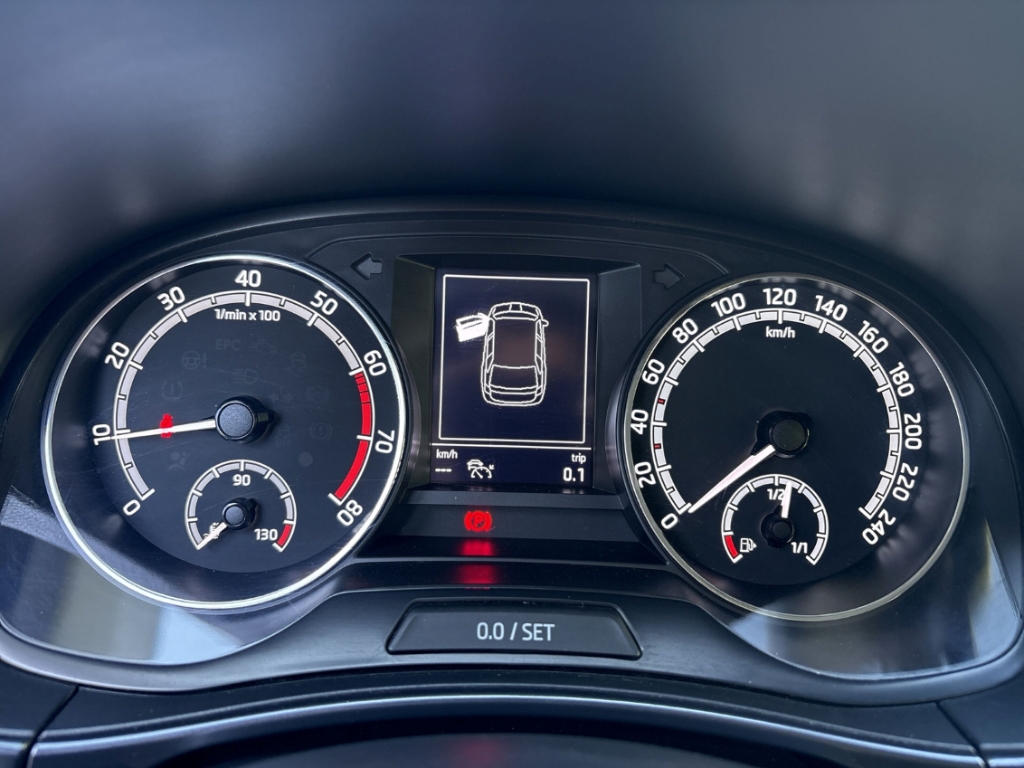 Fahrzeugabbildung SKODA Fabia Combi 1.0 TSI Best of AHK ACC LED NAVI SHZ PDC Klimaauto